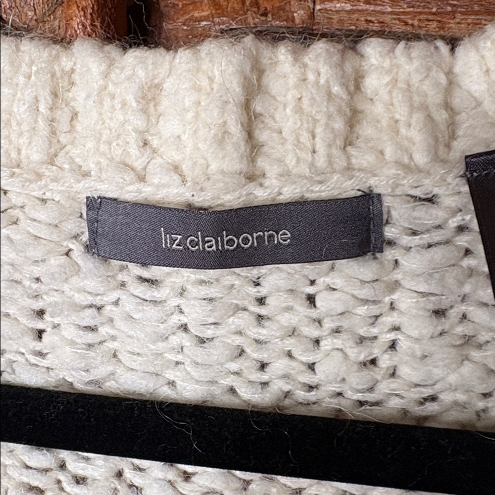 Liz Claiborne Cream V-Neck Soft Oversized drop shoulder Sweater sz XL - Picture 6 of 9